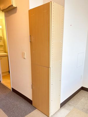 木目調クローゼットのある廊下