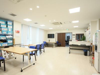 多目的室の明るい空間
