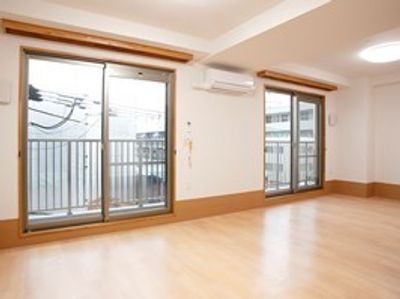 明るく広々とした居室