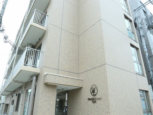 清潔感のある建物の外観