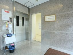 清潔感のあるエントランス