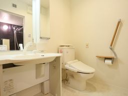 バリアフリーのトイレ空間