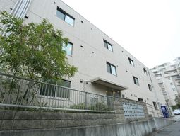 モダンな建物の外観