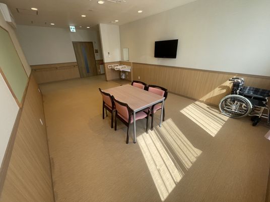自然光が入る廊下