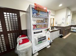 自動販売機のある廊下