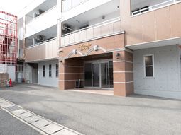 エントランスの外観