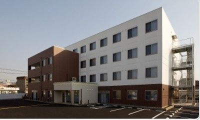 キレイな施設外観の仕事場