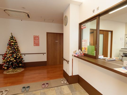 フロントとクリスマスツリー