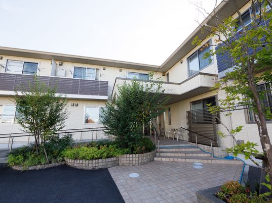 清潔な外観の施設