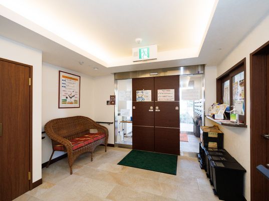 暖かみのあるエントランス