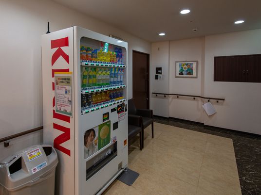 休憩スペースの自動販売機