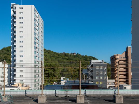 高層建築の外観