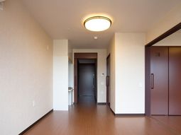 明るい廊下の様子