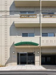 エントランスの明るい建物