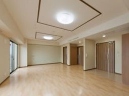 広々とした明るい居室