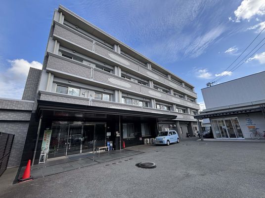 3階建ての外観