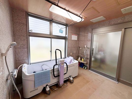 便利な設備のある浴室