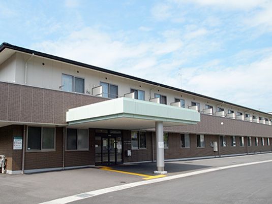 広々とした施設入口