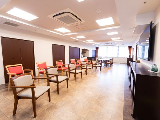 明るく広々とした共有スペース