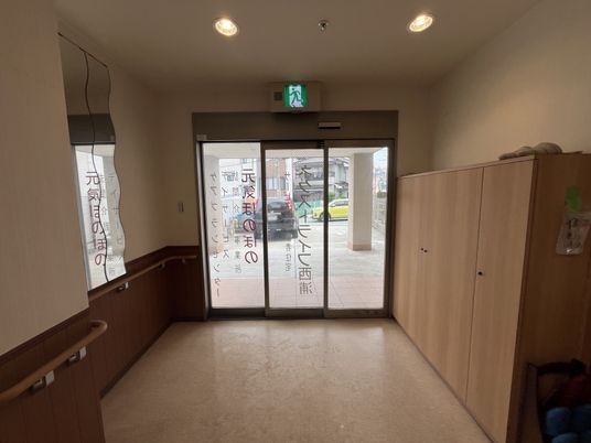 出入口のある風景