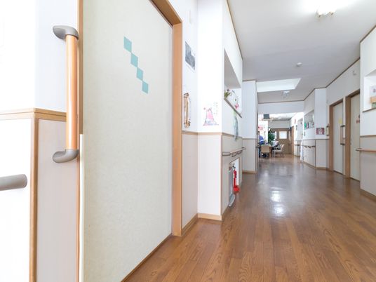 明るい廊下の様子