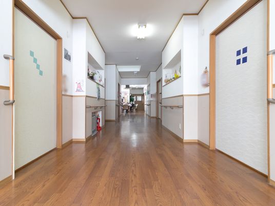 清潔感のある明るい廊下