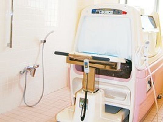 機能的な介護用浴槽
