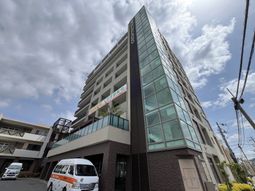 高層の建物の外観