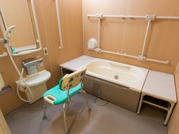 バリアフリー対応の浴室