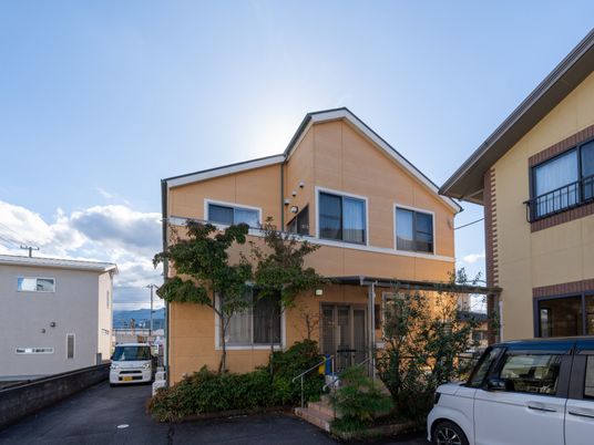 日当たりの良い建物の外観
