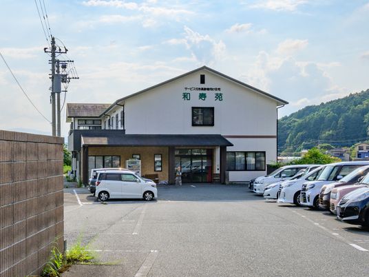 広々としたエントランス風景