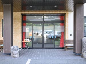広々としたエントランス風景