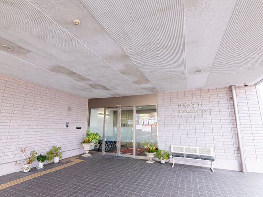 清潔なエントランス風景