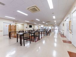 清潔感のある明るいダイニング