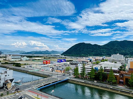 美しい景色が見える窓