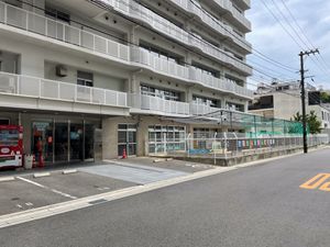 広々とした建物の外観