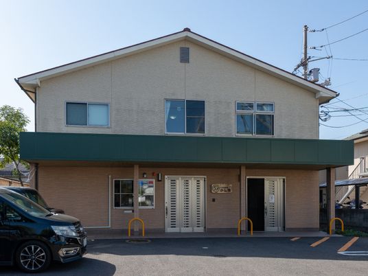 清潔感ある建物正面