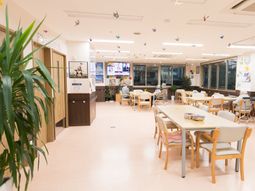 明るいダイニングスペース