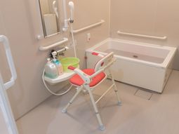 バリアフリー対応の浴室