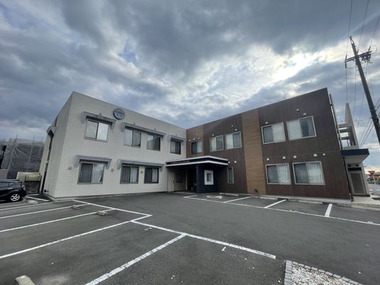 モダンな建物外観