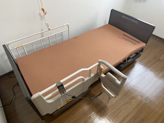 シングルベッドの居室