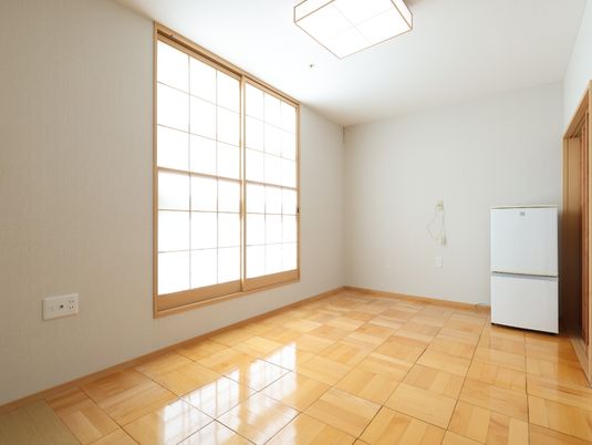 広々とした明るい居室