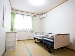 静かな和室の居室