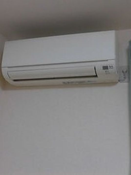壁掛けエアコン一台