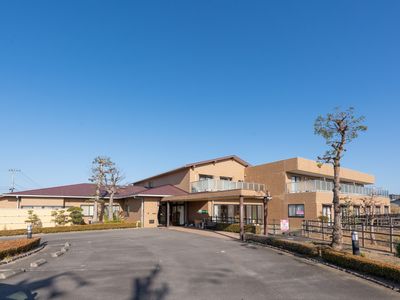 広々とした外観