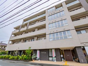 現代的な建物のエントランス
