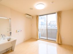 明るく清潔な居室