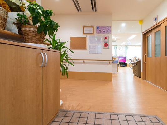 廊下の温もりある空間