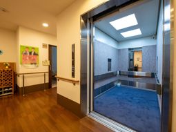 清潔なエレベーターホール