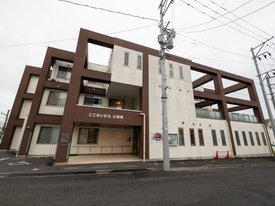 モダンな建物の外観
